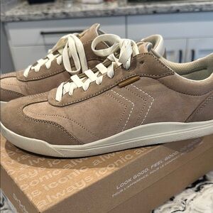 Dr. Scholl's Women's Suede Sneakers in Taupe with Cream Laces